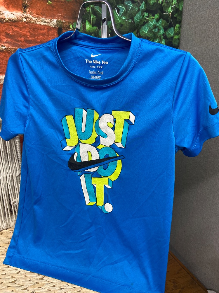 Nike drifit shirt youth 6-7