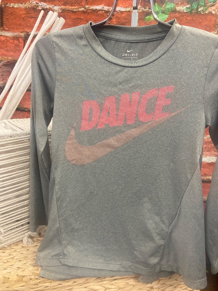 Nike shirt youth 6-7