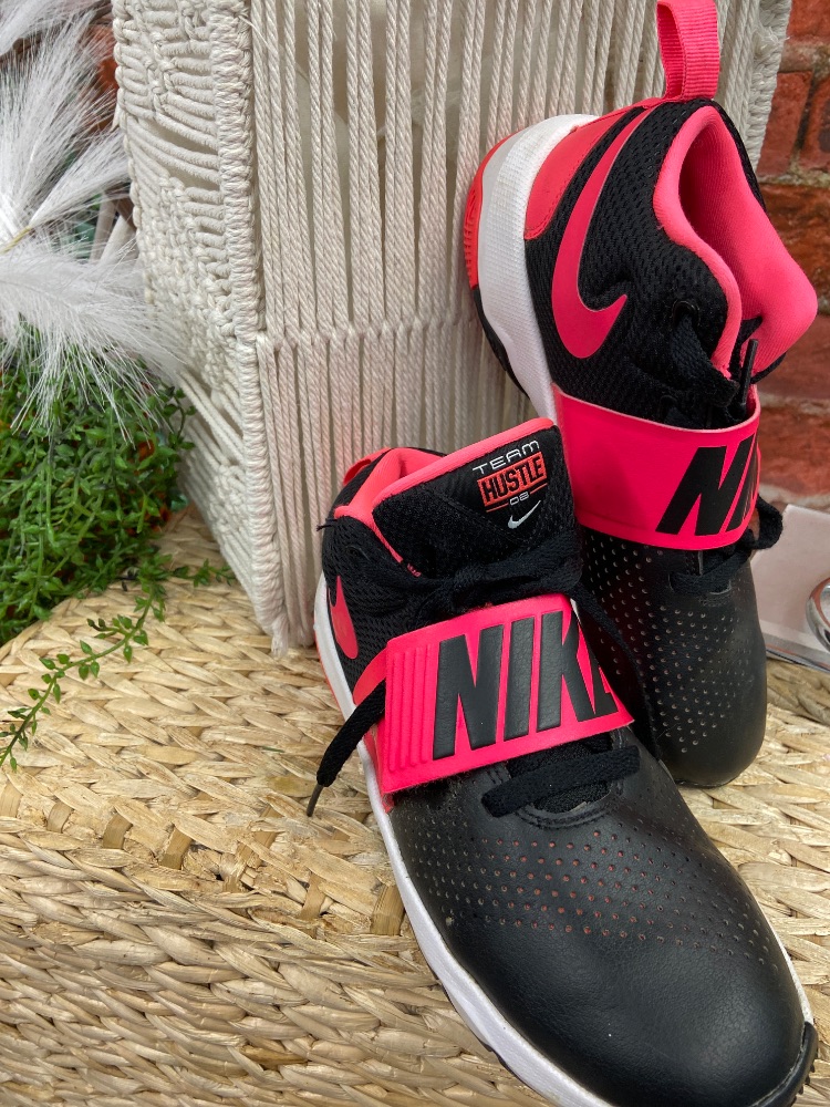 Nike shoes youth 5.5
