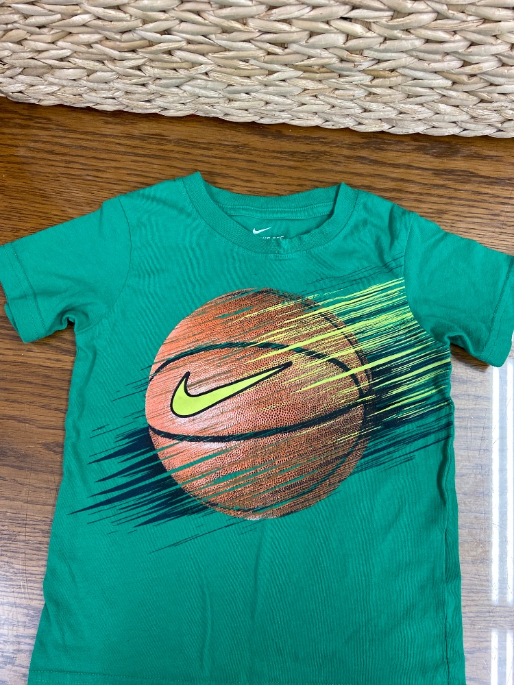 Nike toddler T-shirt 3-4
