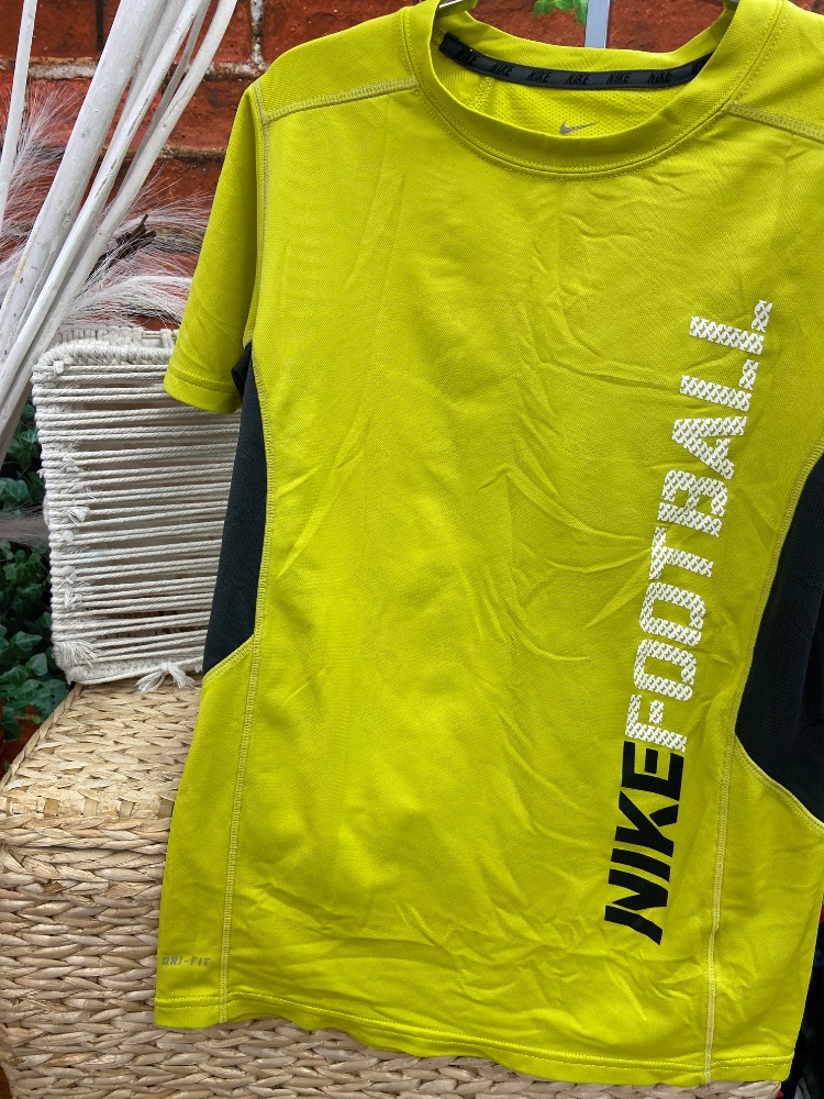 Nike youth 14 shirt