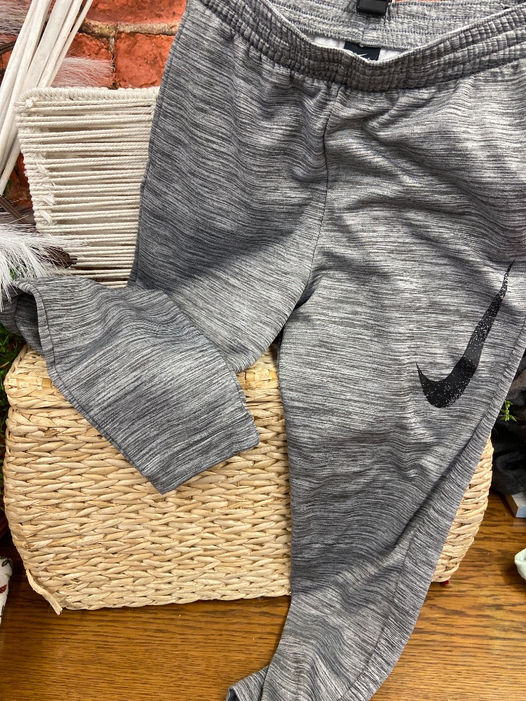 Nike joggers youth xlarge