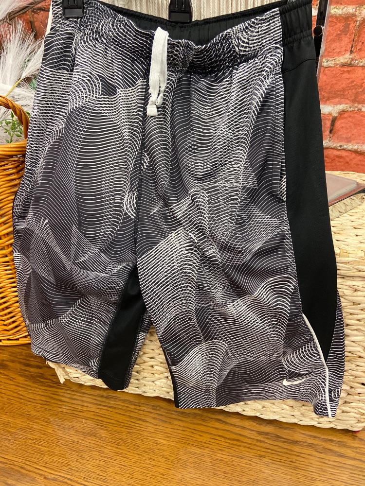 Nike shorts youth xlarge