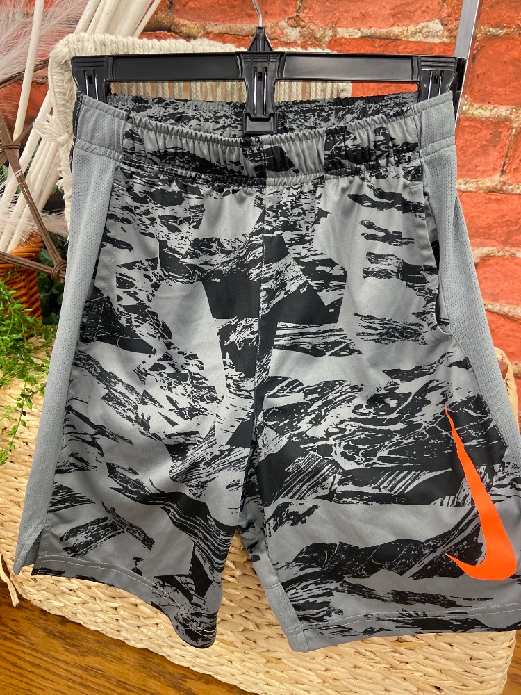 Nike shorts youth medium