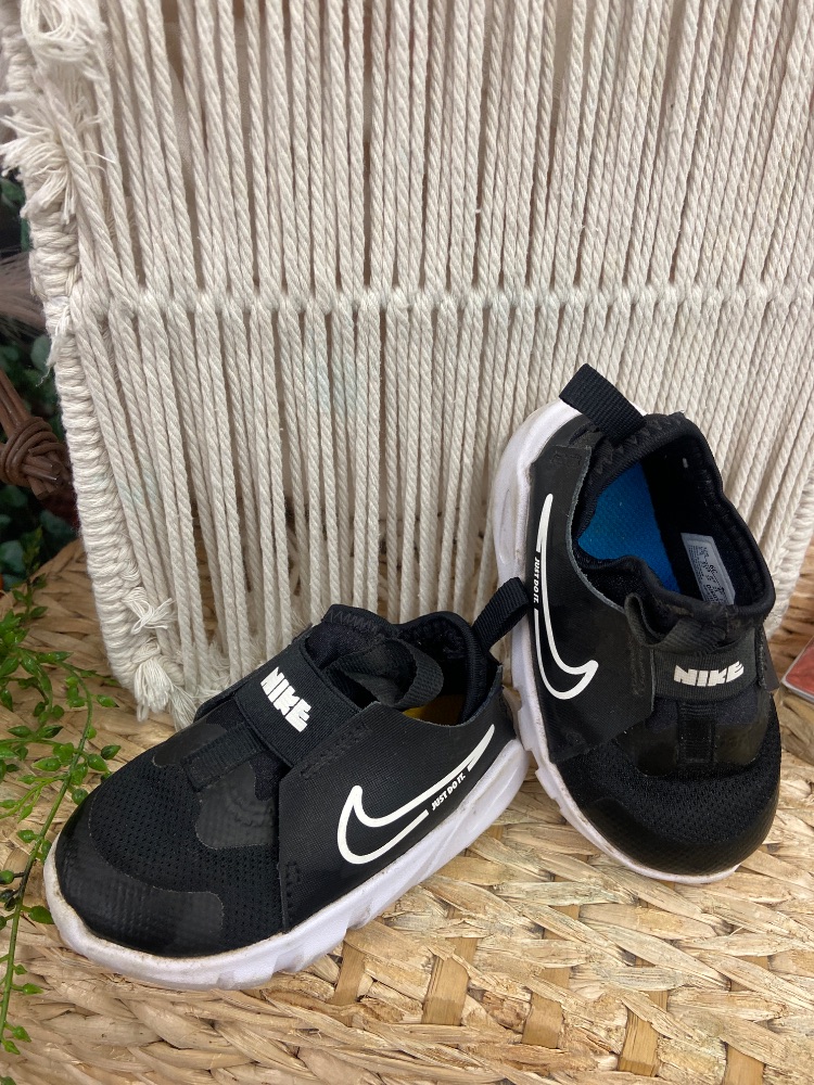 Nike shoes toddler 5.5