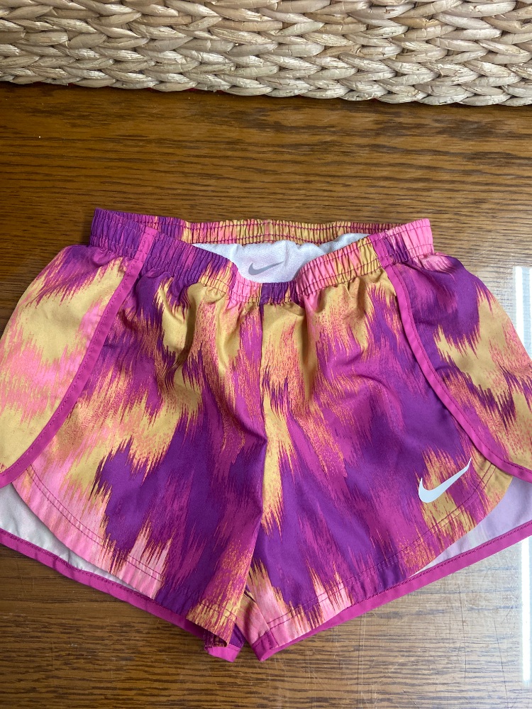 Nike shorts youth 6-7