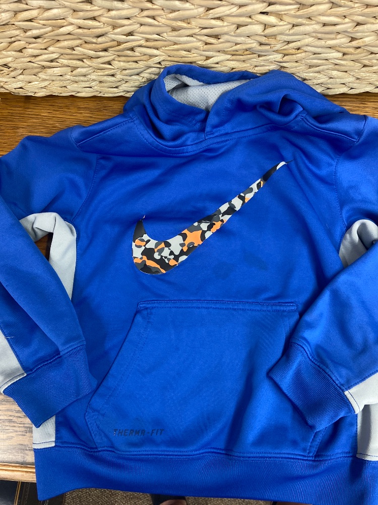 Nike hoodie youth 7