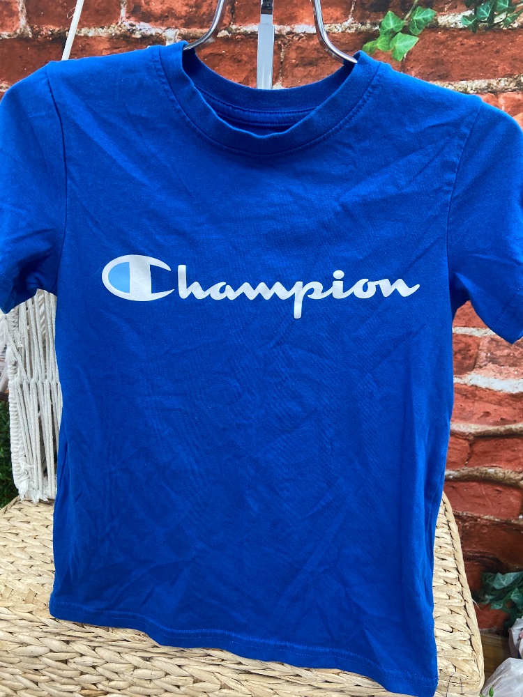 Champion tshirt youth small