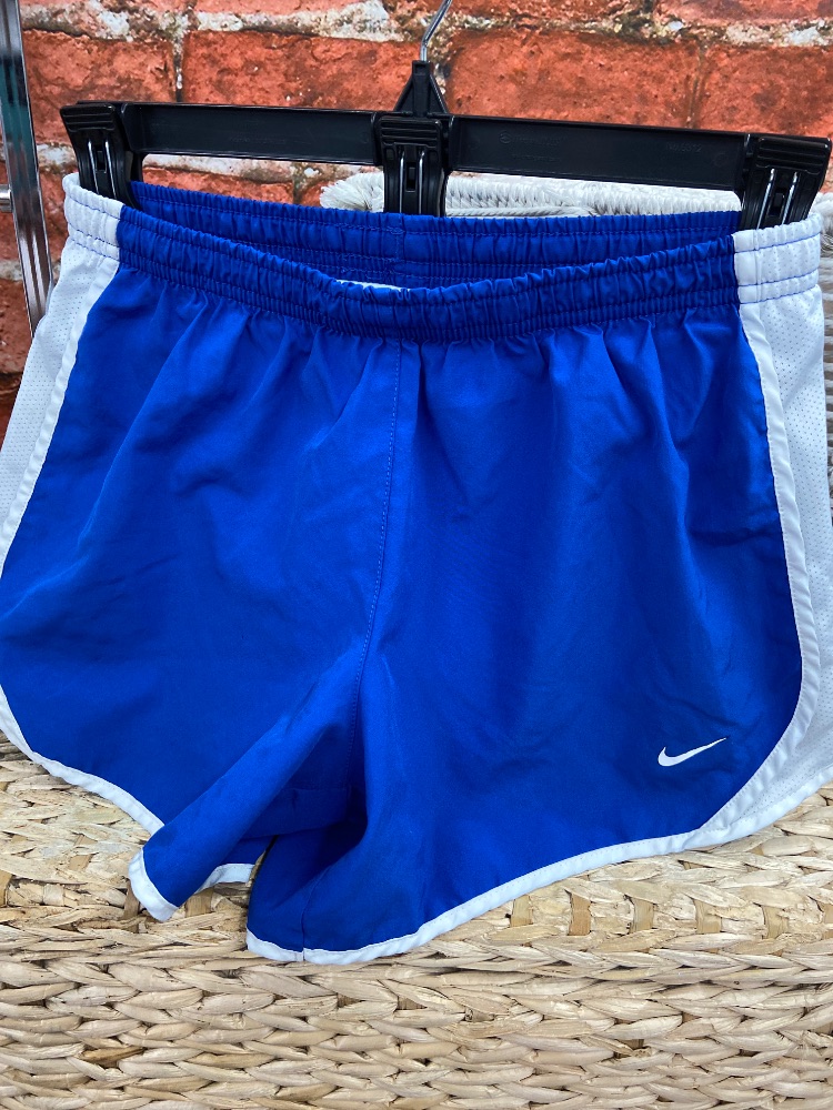 Nike shorts youth large