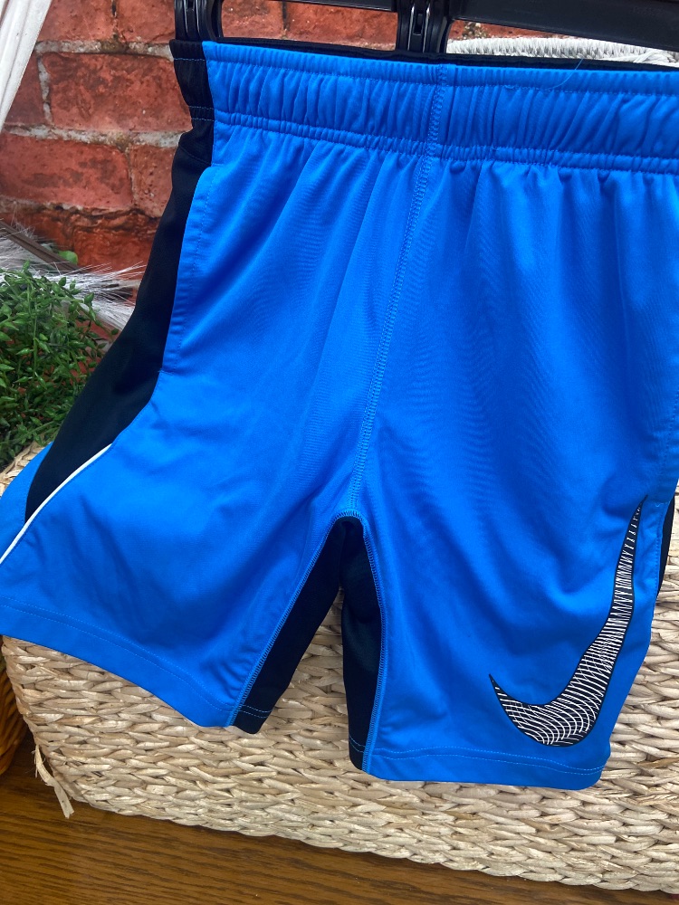 Nike shorts youth small