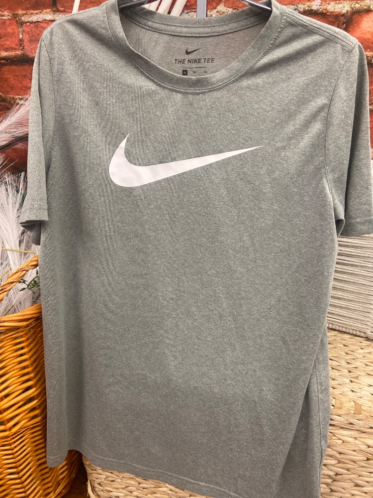Nike shirt youth xlarge