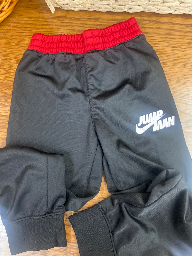 Nike joggers toddler 5-6