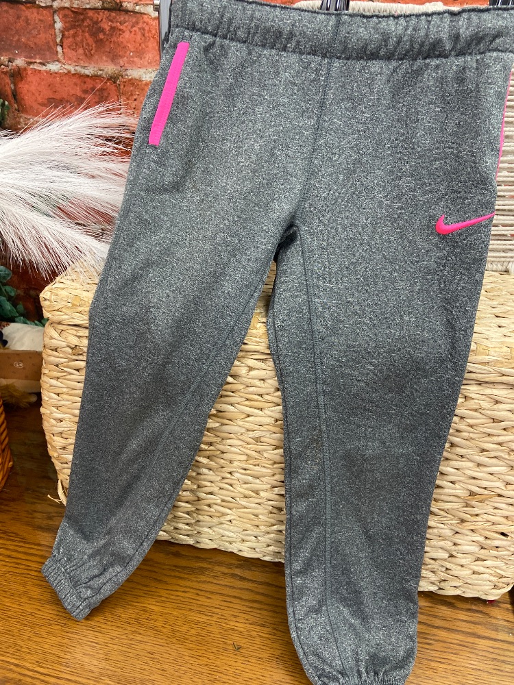 Nike youth joggers 5-6