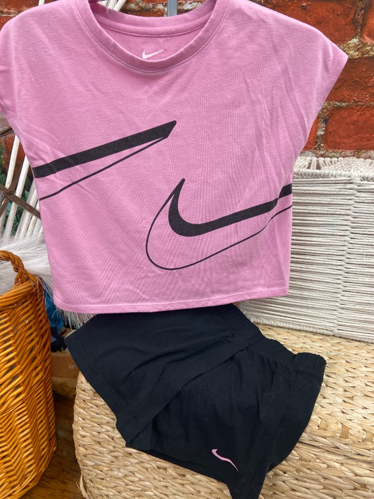 Nike toddler skorts at 5-6