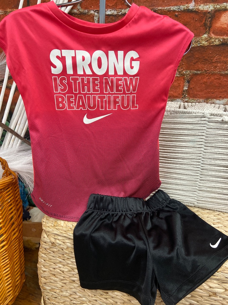 Nike toddler shortset 5-6