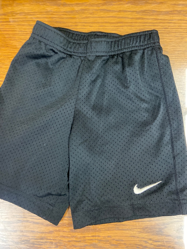 Nike toddler shorts 5-6