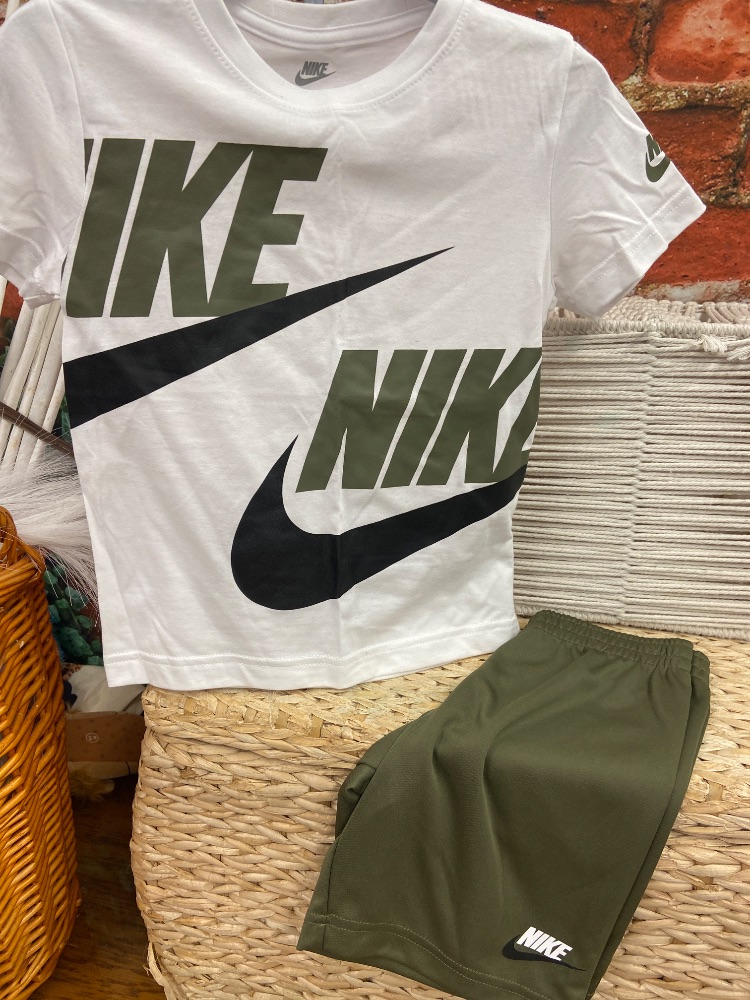 Nike toddler shortset 5-6