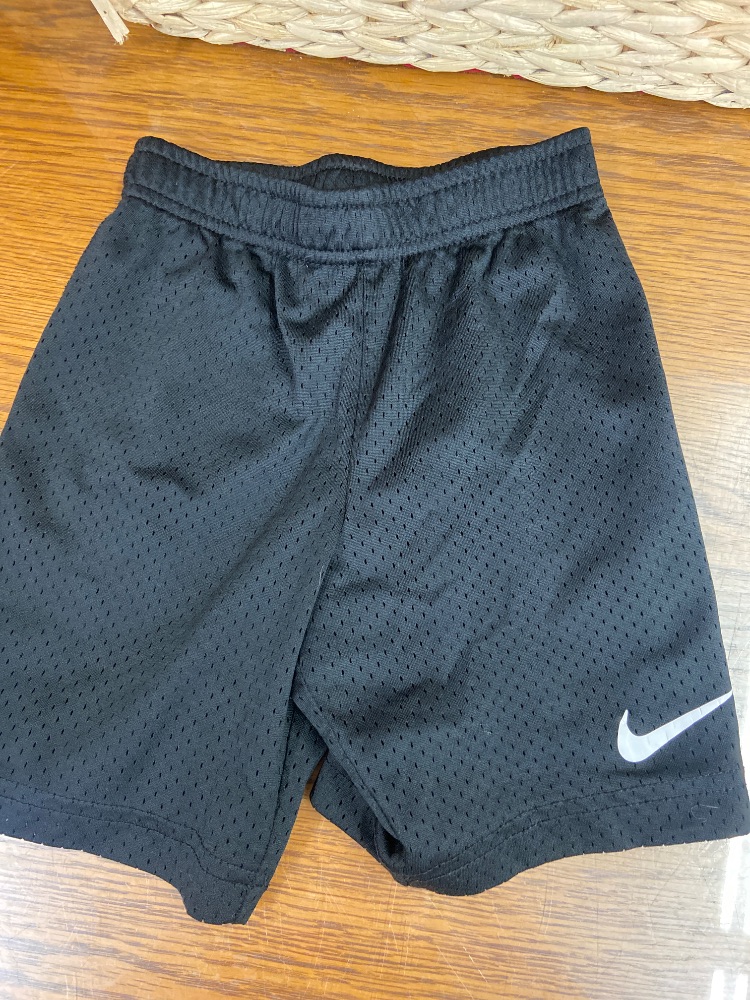 Nike toddler shorts 5-6