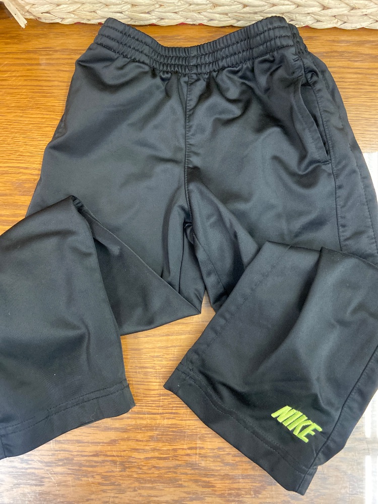 Nike youth pants 6