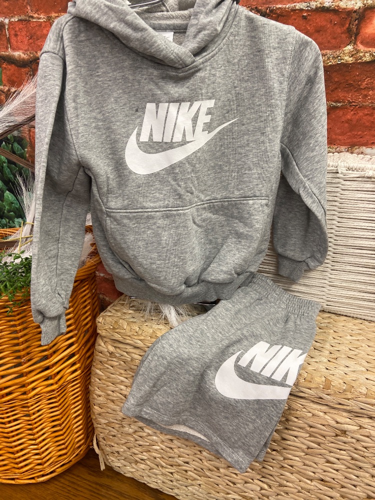 Nike toddler shortset 5-6