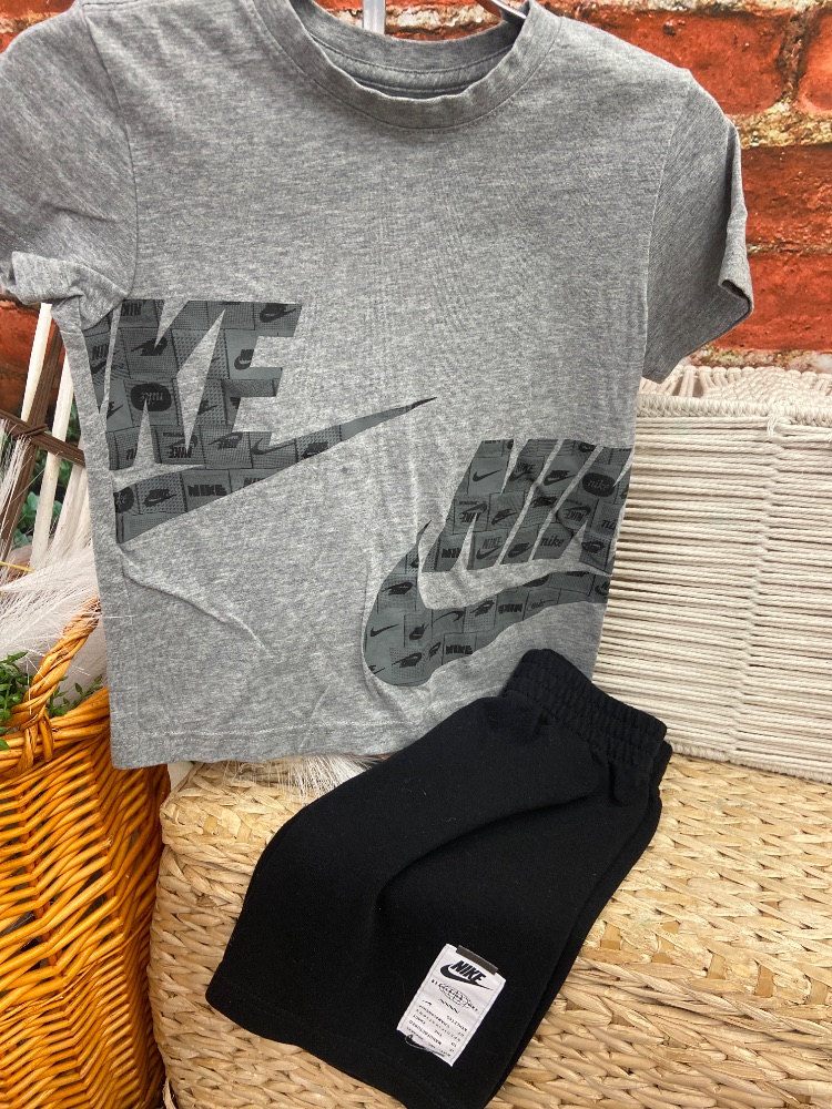 Nike toddler shortset 5-6
